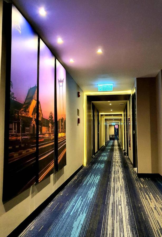 Amarin Hotel Rama 8 Bangkok Esterno foto